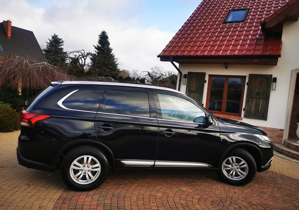 Mitsubishi Outlander cena 59900 przebieg: 138000, rok produkcji 2016 z Halinów małe 211